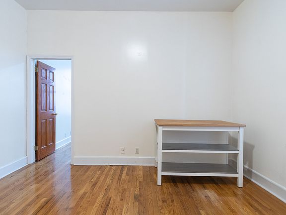 4th image of 136 W 111th St #1R