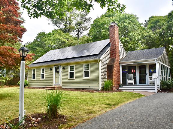 3rd image of 64 Roseland Terrace