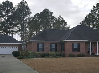 371 Berry Dr, Broxton, GA 31519