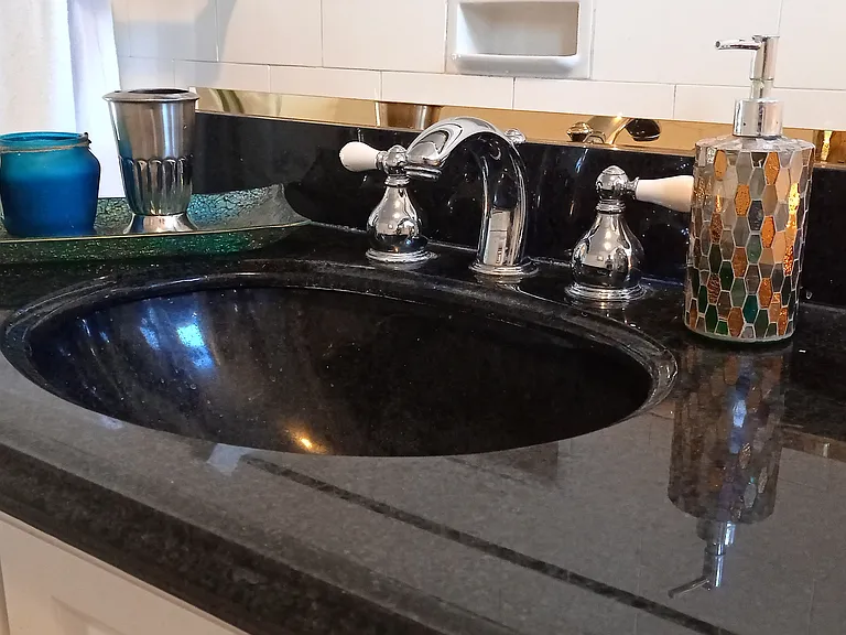 1070 S Cloverdale Ave #2B — Photo 13