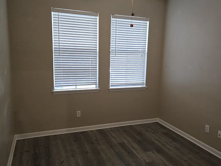 607 Mount Olympus Blvd — Photo 32