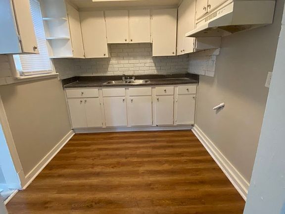 3rd image of 393 Buntyn St
