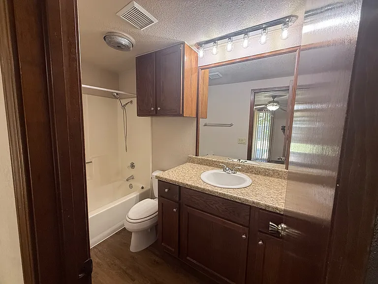 1015 W Swan Lake Ct — Photo 21