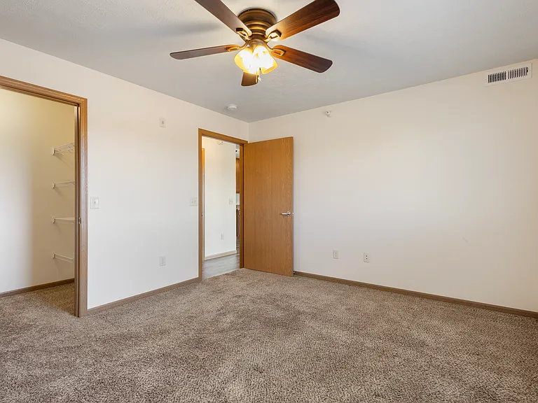 Meadows Apartments — Photo 10
