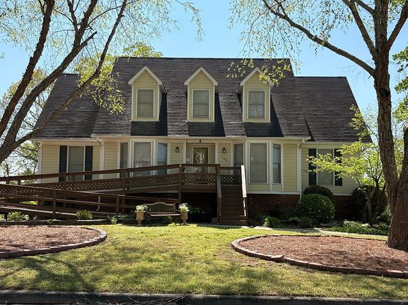 103 Red Maple Ln