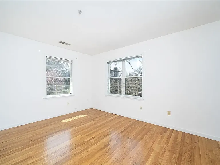 39 Hamilton Ave #C — Photo 13