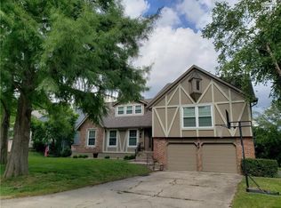 3951 SW Batten Dr, Lees Summit, MO 64082