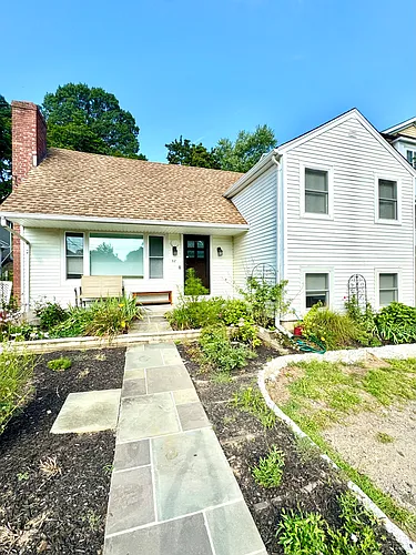 52 Oak Ridge St Photo 1