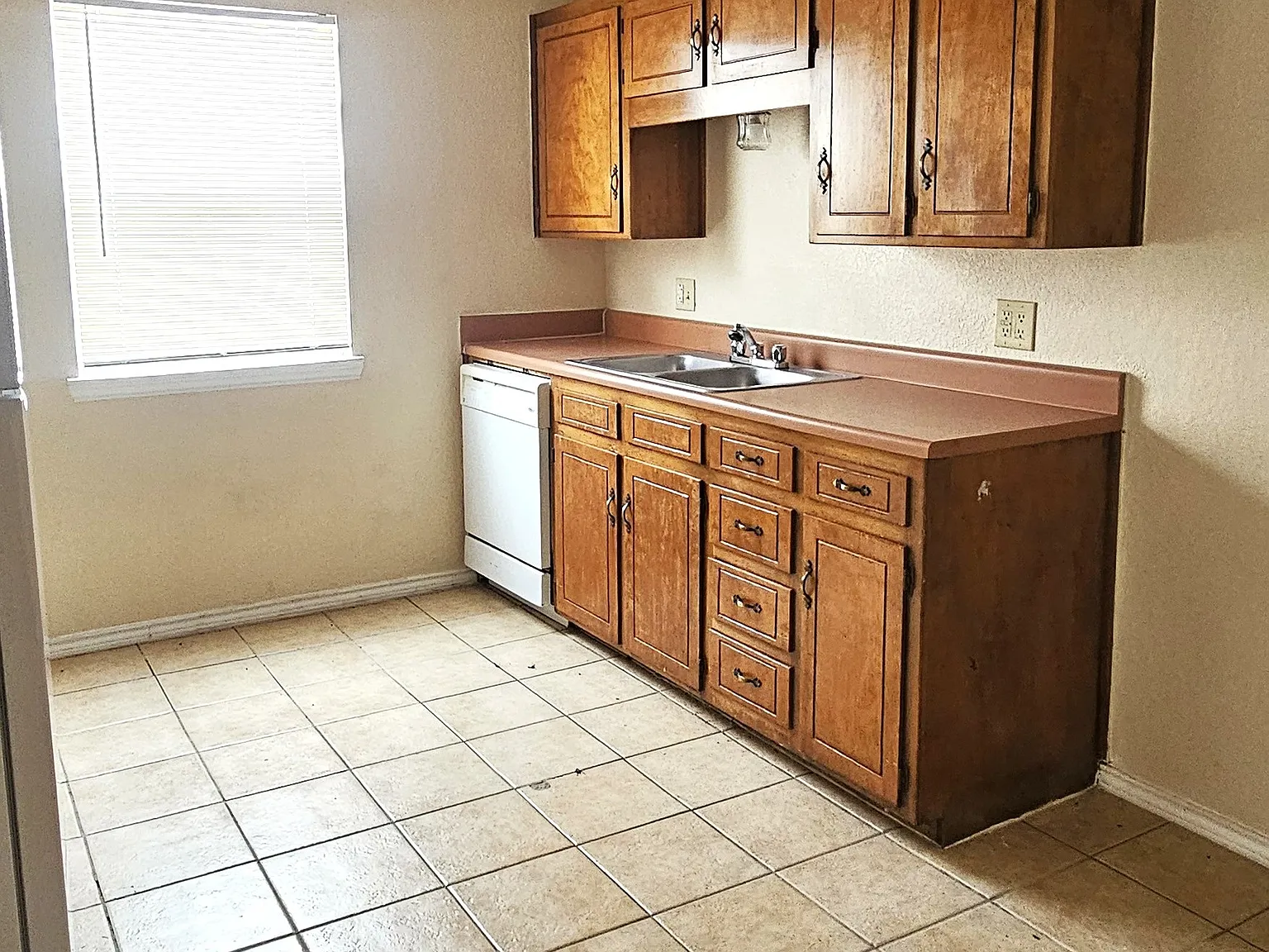 306 Erby Ave — Photo 4