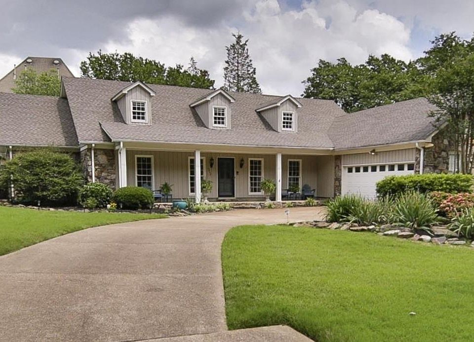 1st image of 2848 Old Elm Ln