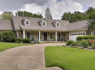 2848 Old Elm Ln, Germantown, TN 38138
