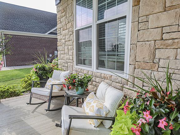 5th image of 145 Falling Brook Dr