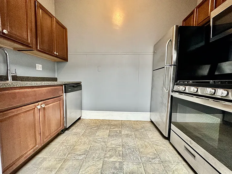100 Cabot St #7 — Photo 20