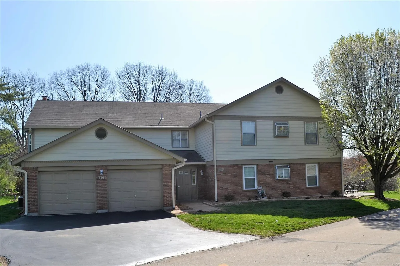 8808 Pardee Forest Dr APT D photo 1