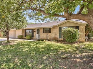5108 Holiday Ln, North Richland Hills, TX 76180