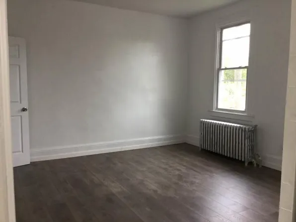 27 Jackson St, Staten Island, NY 10304