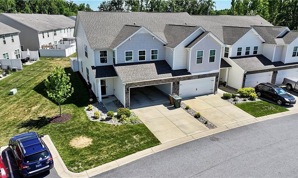 1st image of 807 Riley Ln