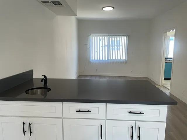 3 bed, 1700 sqft, $5,750 — Photo 3