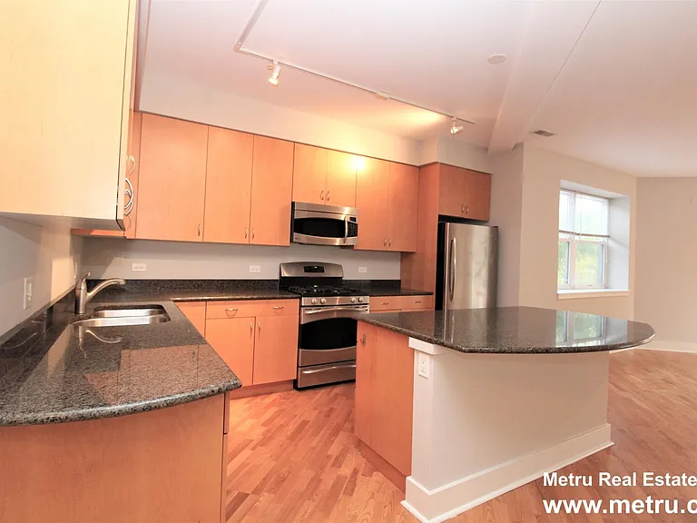 1870 N Winnebago Ave #2D — Photo 2