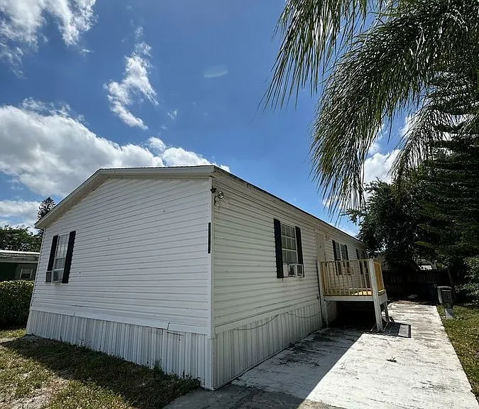 11832 Leeward Pl — Photo 1