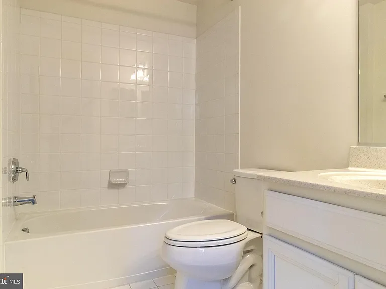 23409 Berkeley Meadows Dr — Photo 25