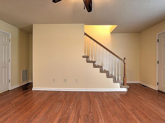 3rd image of 225 Hunter Hills Cir APT 3