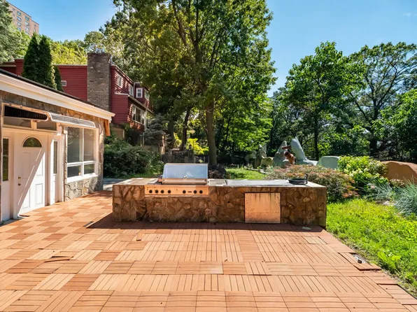 6015 Independence Avenue image 76 of 85