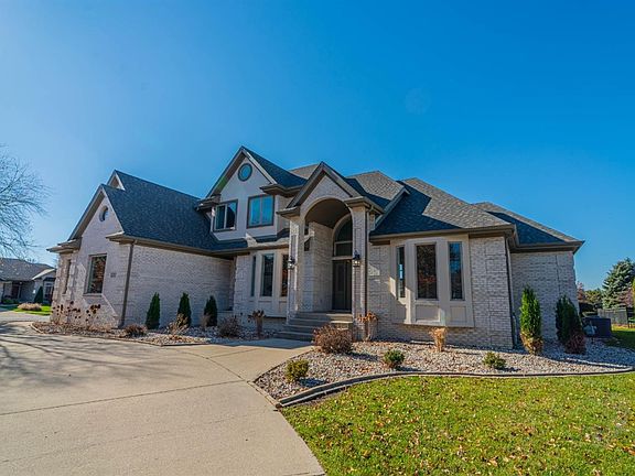 2nd image of 10232 Idlewild Ln