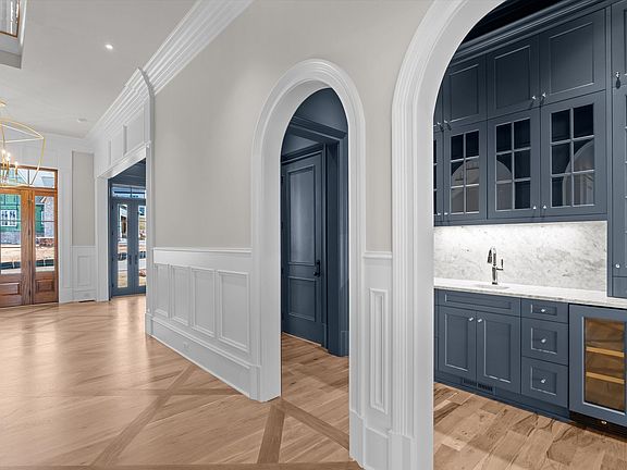 4th image of 881 Audubon Way