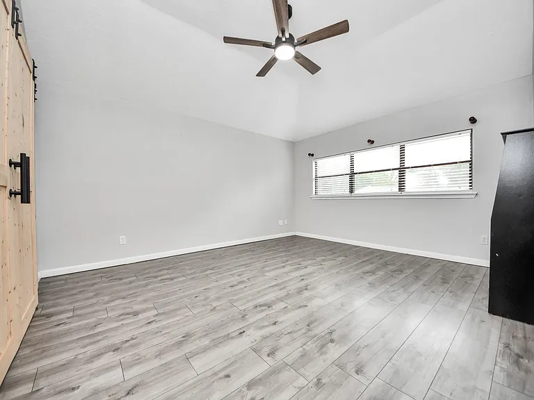 3310 Little Farms Ct — Photo 16