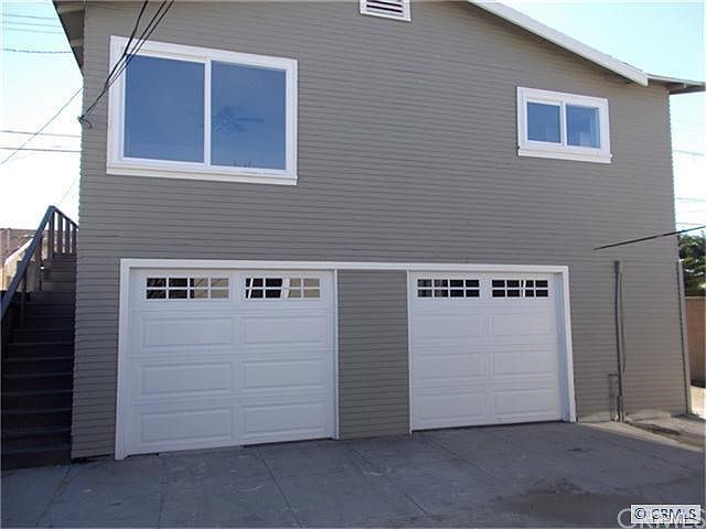 2nd image of 1300 W 51st St
