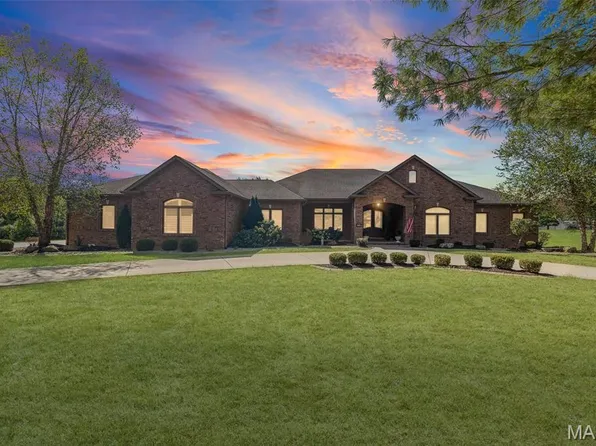 4715 Richland Woods Ct, Alton, IL 62002