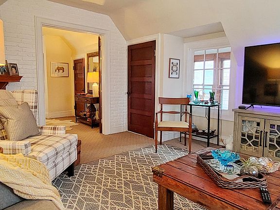 4th image of 108 Claremont Ave