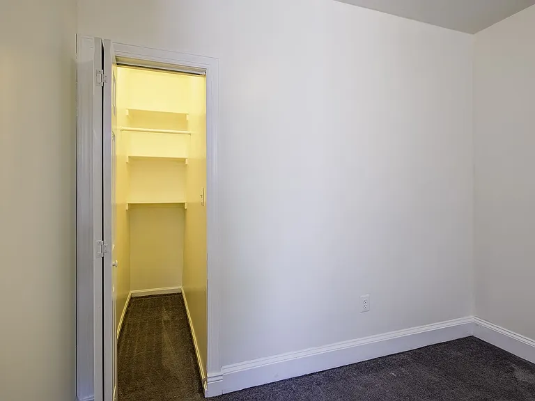 145 Thomas St NW — Photo 25