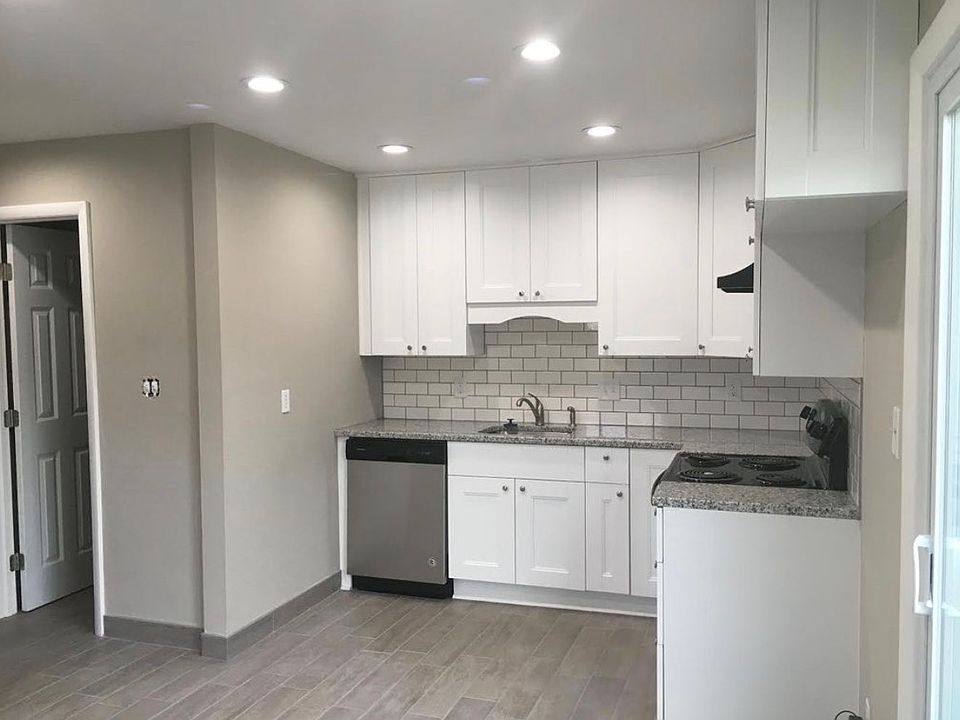 1st image of 3886 La Rosa Dr