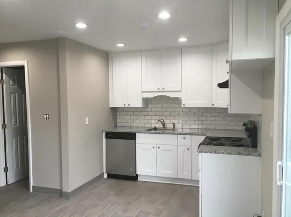 3886 La Rosa Dr, Grove City, OH 43123