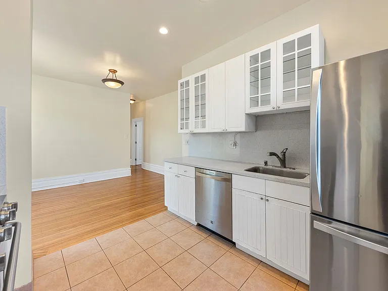 227 Chenery St — Photo 5