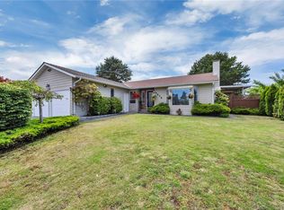 6279 Blueback Rd, Nanaimo, BC V9V 1A9