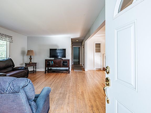 5th image of 1033 Bridgton Road