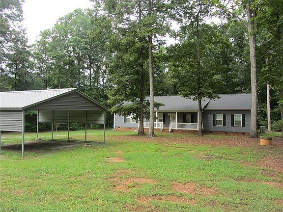 2nd image of 225 Belleville Dr