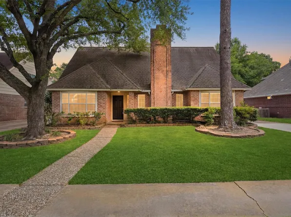 12527 Piping Rock Dr, Houston, TX 77077