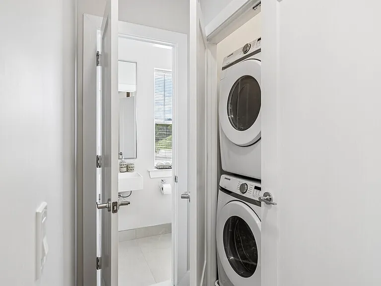 Crest + Den - 2BR, 2BA - 1,520SF- In Unit Laundry