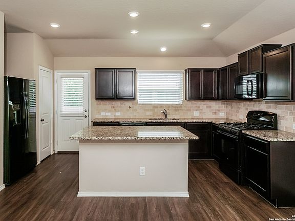 4th image of 2127 MARBACH OAKS