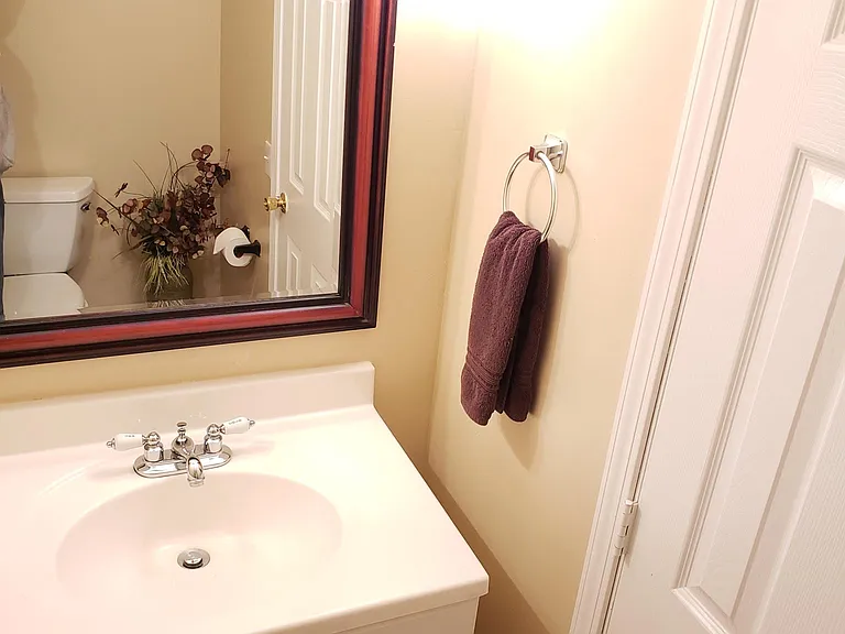 1220 Thayer Dr — Photo 7