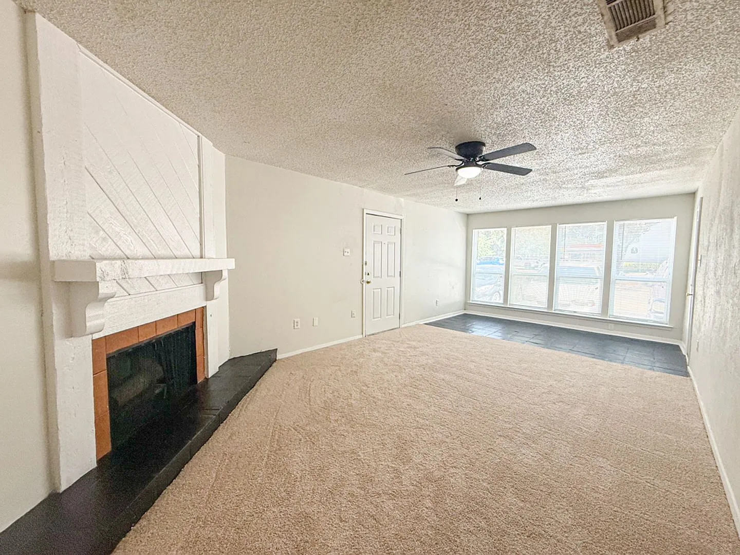 Wonderful unit close to Richland College! — Photo 1