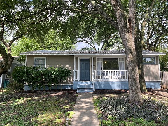 Adorable Bungalow in the Heart of Cherrywood