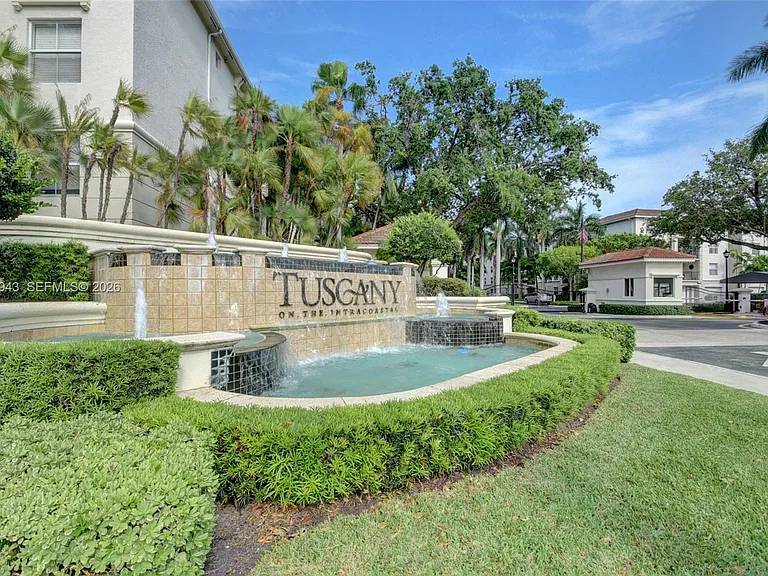 2206 Tuscany Way #2206 — Photo 30
