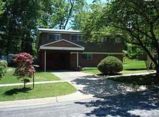 902 Hyde Rd, Silver Spring, MD 20902