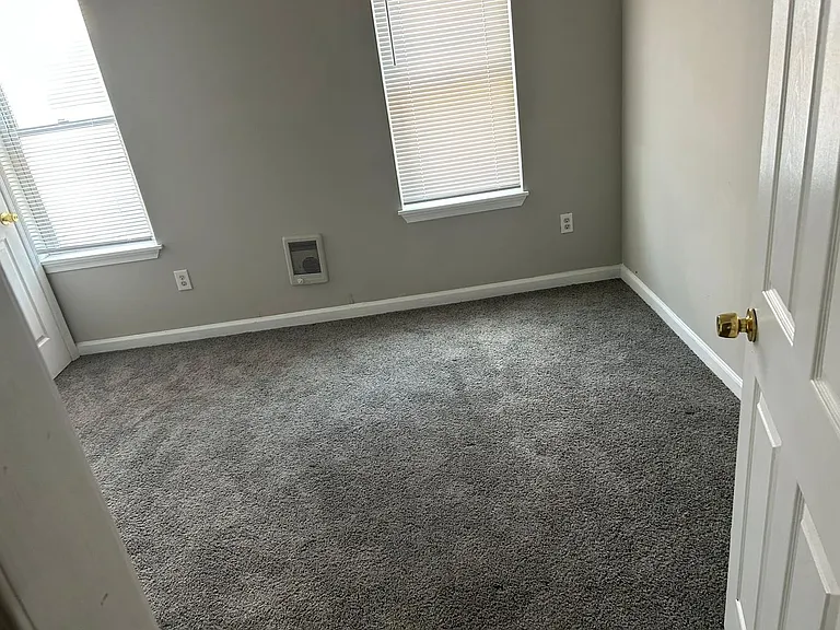 1038 W Orleans St — Photo 3
