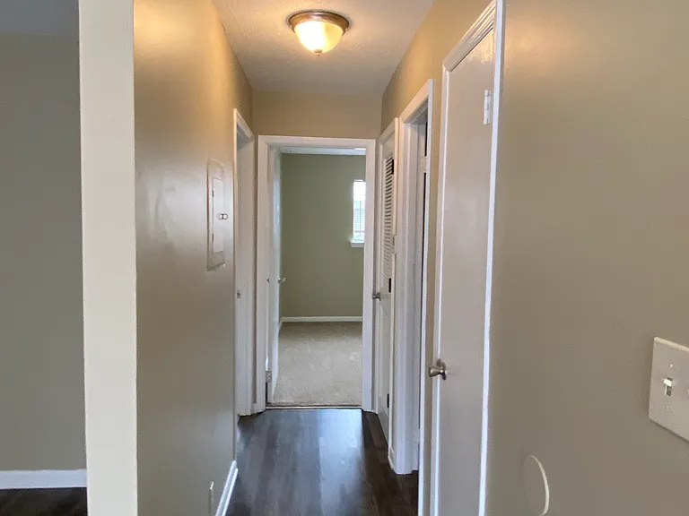 Hillcrest Apartments — Photo 13